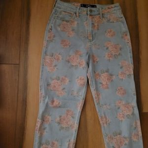 Hollister Ultra High Rise Flower Mom Jeans Vintage Stretch Size 1R